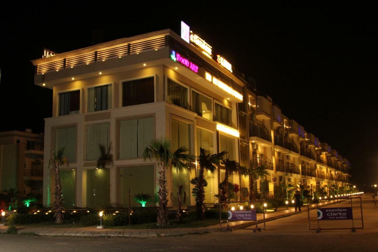 Anandam Clarks Inn Suites Vrindāvan Exteriör bild