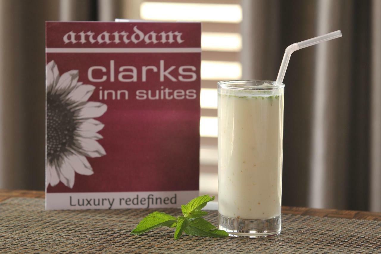 Anandam Clarks Inn Suites Vrindāvan Exteriör bild