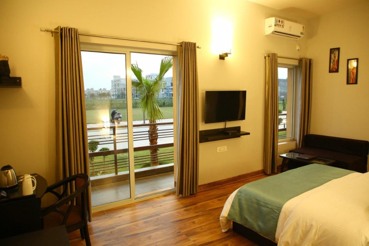 Anandam Clarks Inn Suites Vrindāvan Exteriör bild